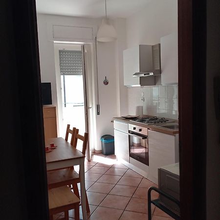 Love House - Apartment On The Beach เปสการา ภายนอก รูปภาพ